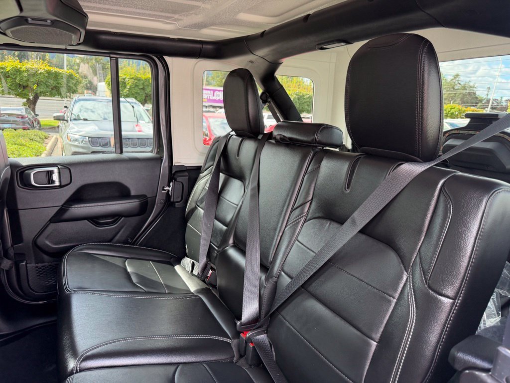 Used 2023 Granite Crystal Metallic Clearcoat Jeep Sahara 4xe image 30