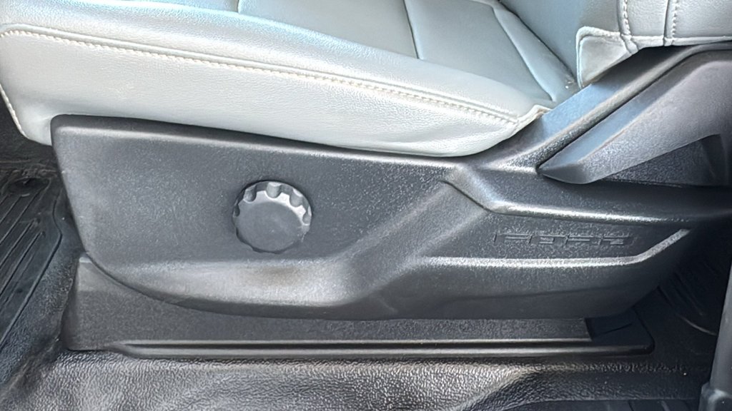 Used 2025 White Ford XL image 21