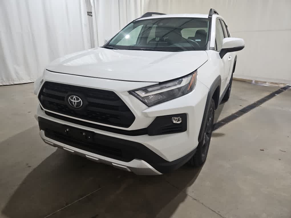 Used 2024 Ice Cap Toyota Adventure image 3