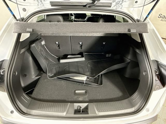 New 2026 Summit White Chevrolet ACTIV image 27