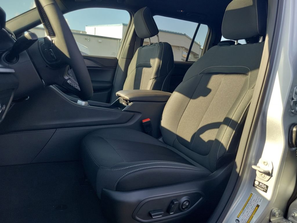 New 2026 Silver Zynith Jeep Laredo X image 21