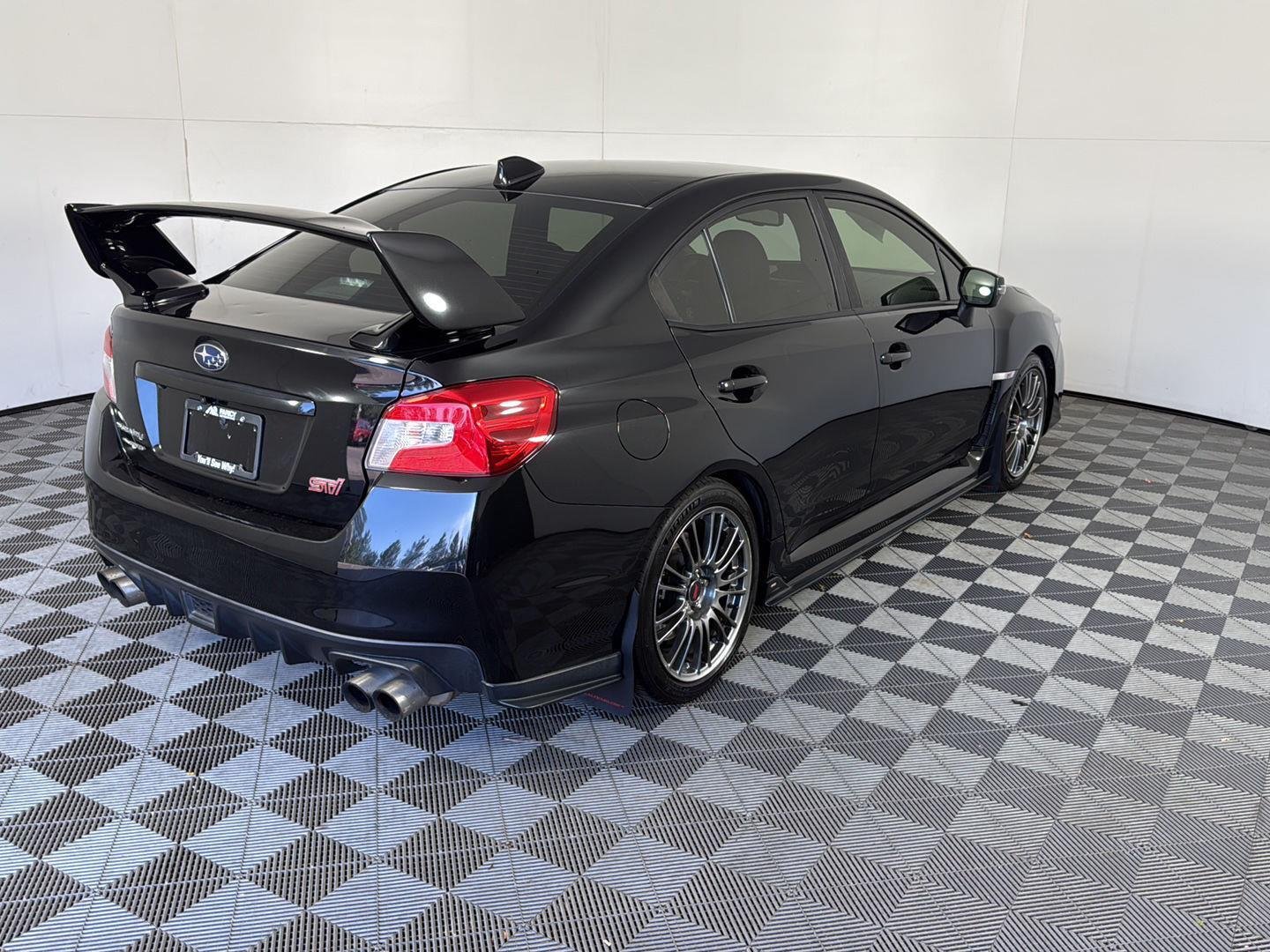Used 2015 Crystal Black Silica Subaru Limited image 6