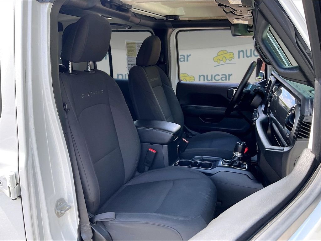 Used 2022 White Jeep Overland image 11