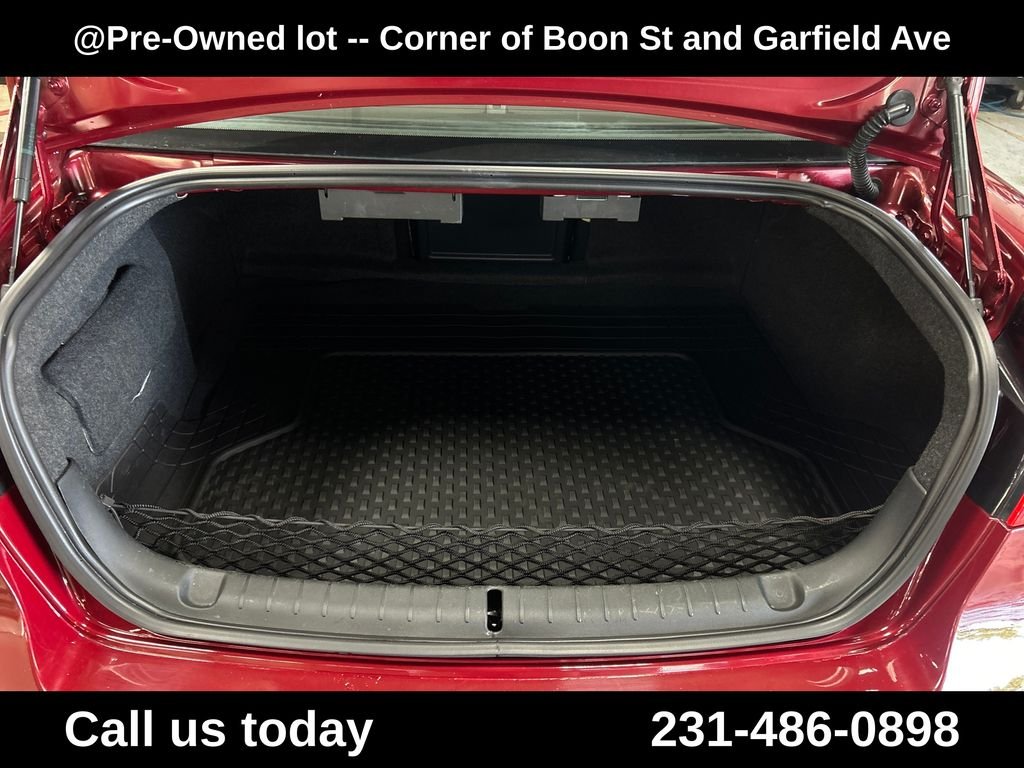 Used 2009 Red Pontiac Base image 24