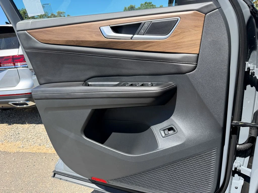 New 2026 Pure Gray Volkswagen 2.0T SE w/Technology image 14