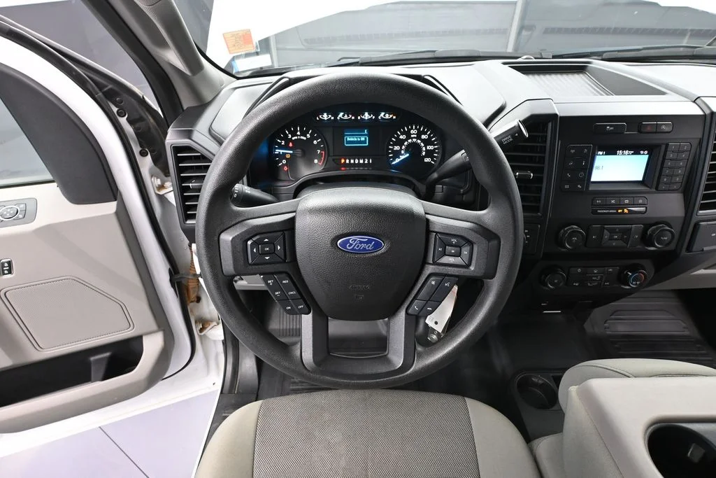 Used 2018 White Ford XL image 26