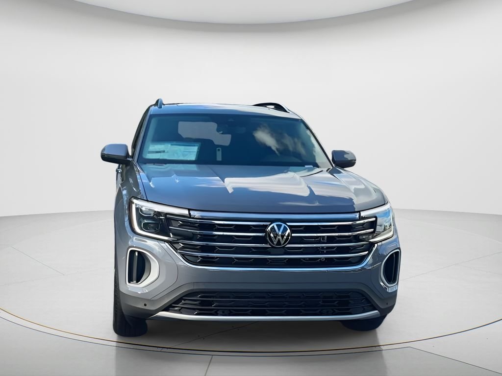 New 2026 Pure Gray Volkswagen 2.0T SE w/Technology image 3