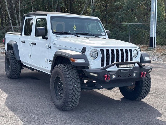 Used 2020 White Jeep Sport image 1