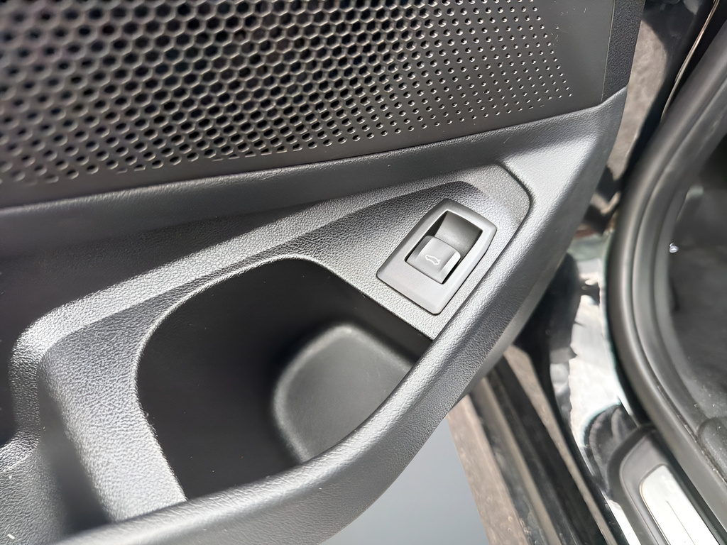 Used 2025 Black BMW 330i image 16