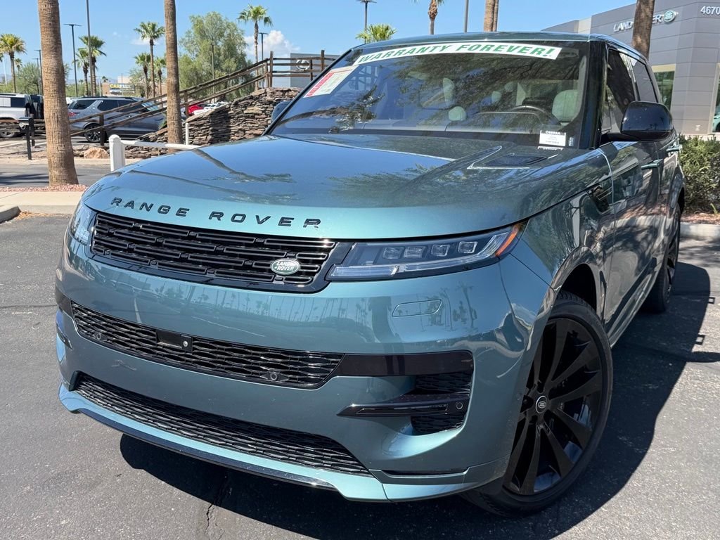 Used 2023 Green Land Rover SE Dynamic image 2