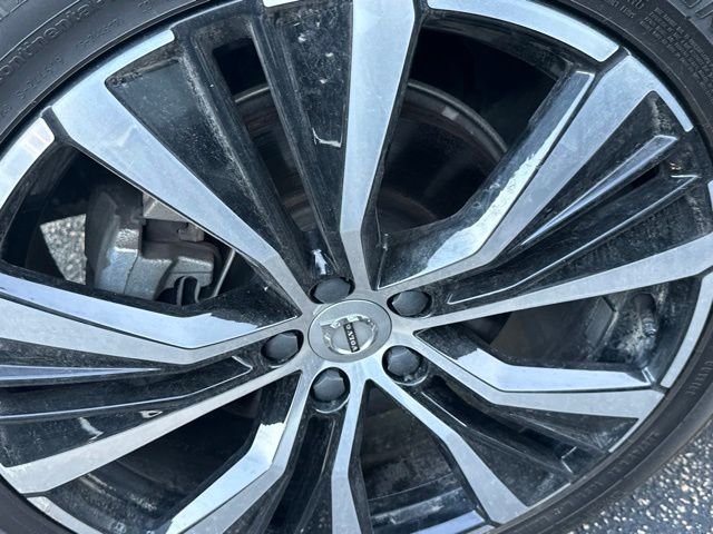 Used 2024 Gray Volvo B5 Plus Dark Theme image 6
