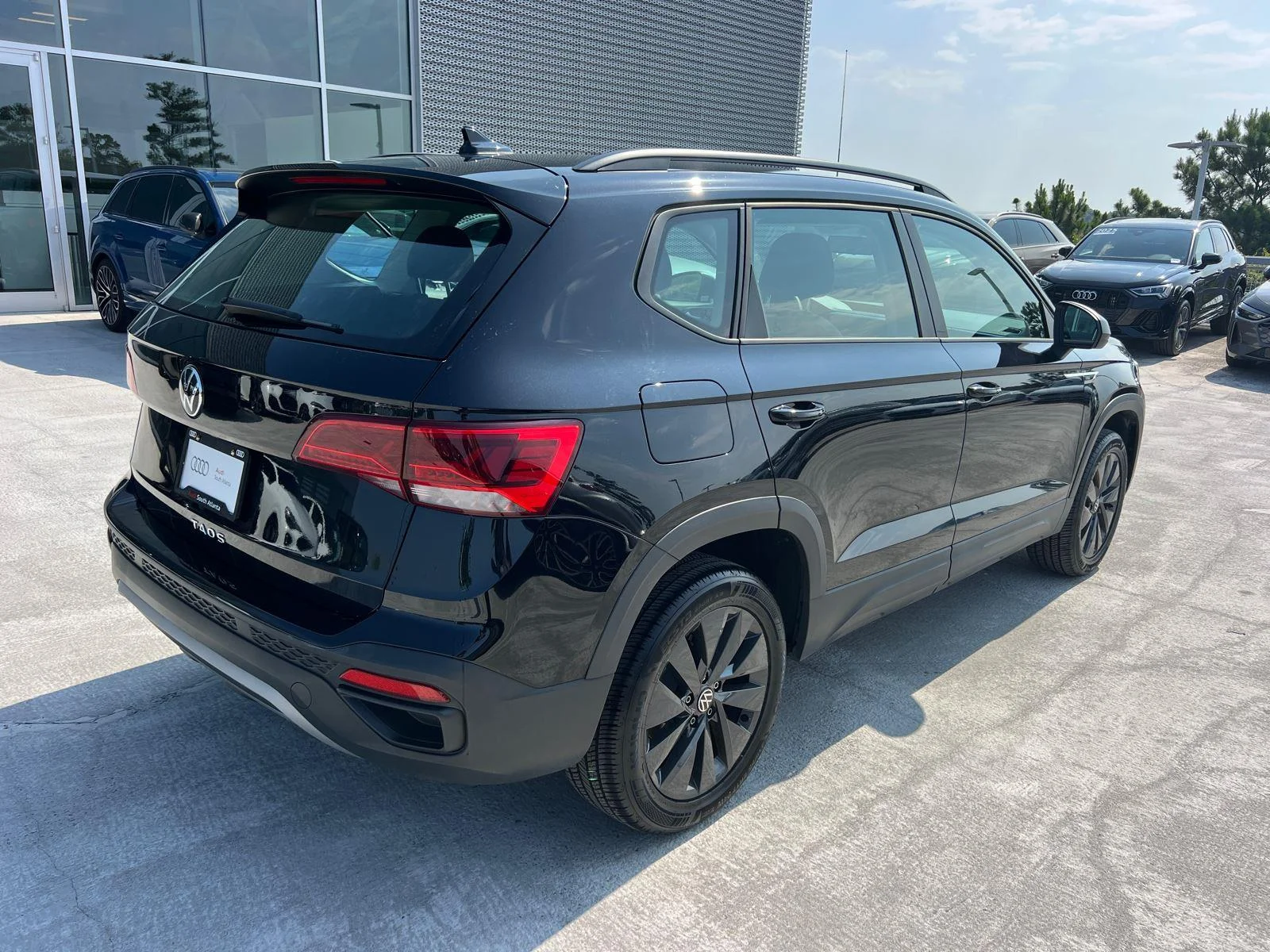 Used 2022 BLACK Volkswagen S image 5