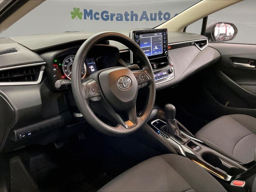 Used 2020 Silver Toyota LE image 17