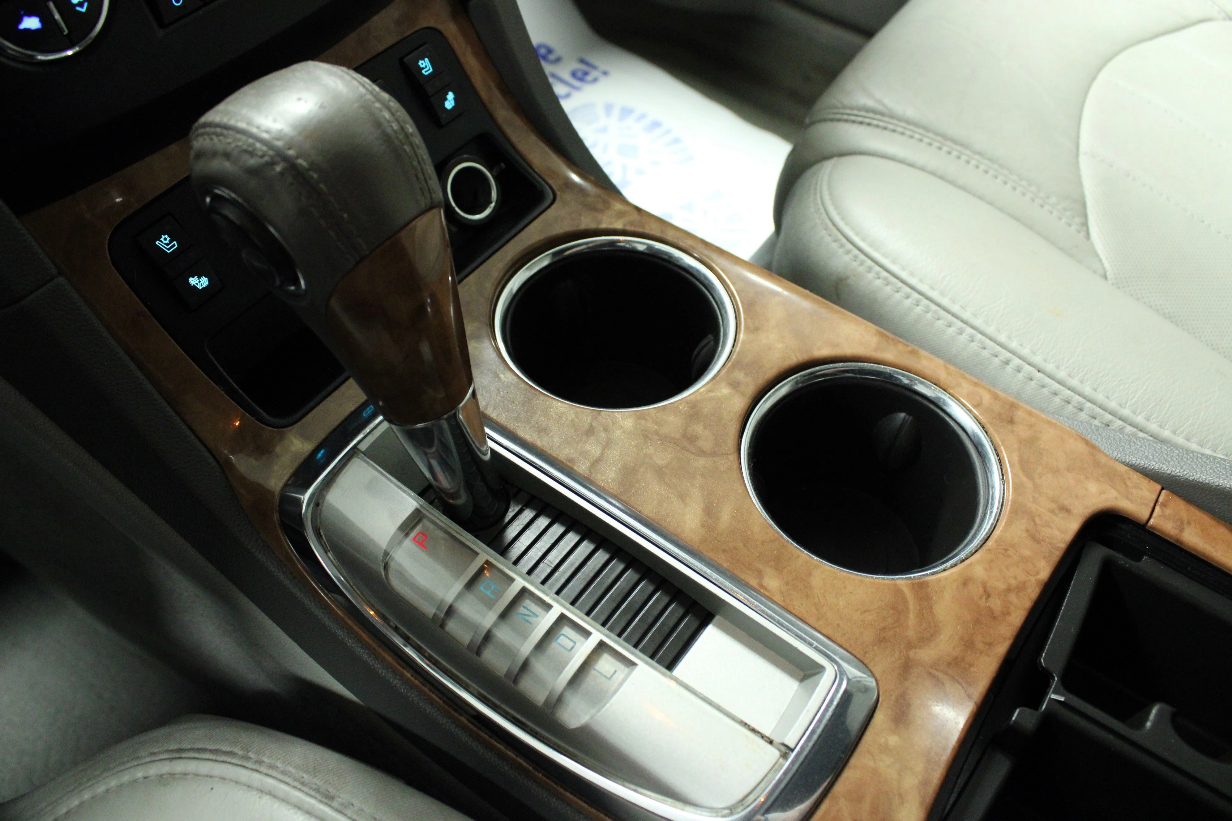 Used 2011 White Diamond Clearcoat Buick CXL image 24