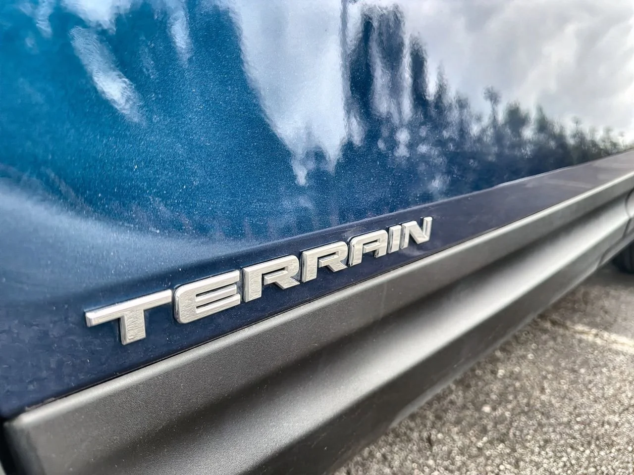 Used 2019 BLUE EMERALD METALLIC GMC SLE image 27