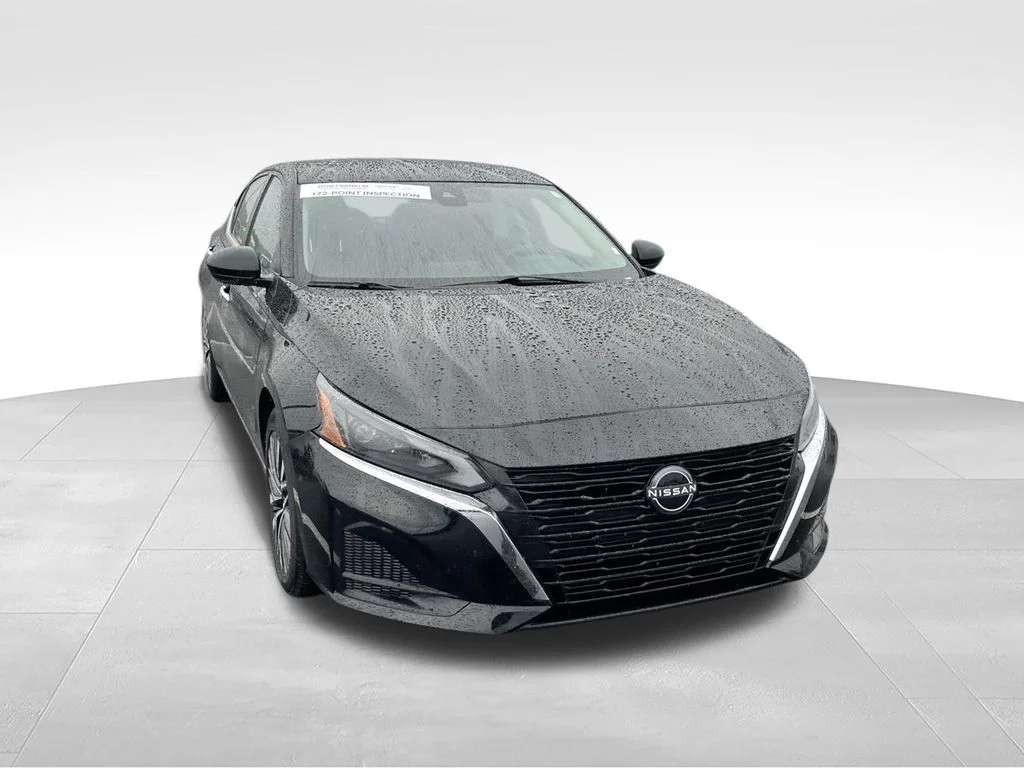 Used 2025 Black Nissan 2.5 SV image 3