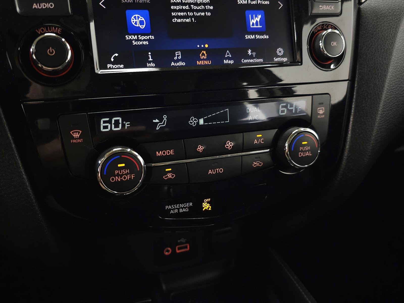 Used 2020 Magnetic Black Pearl G41 Nissan SL image 27