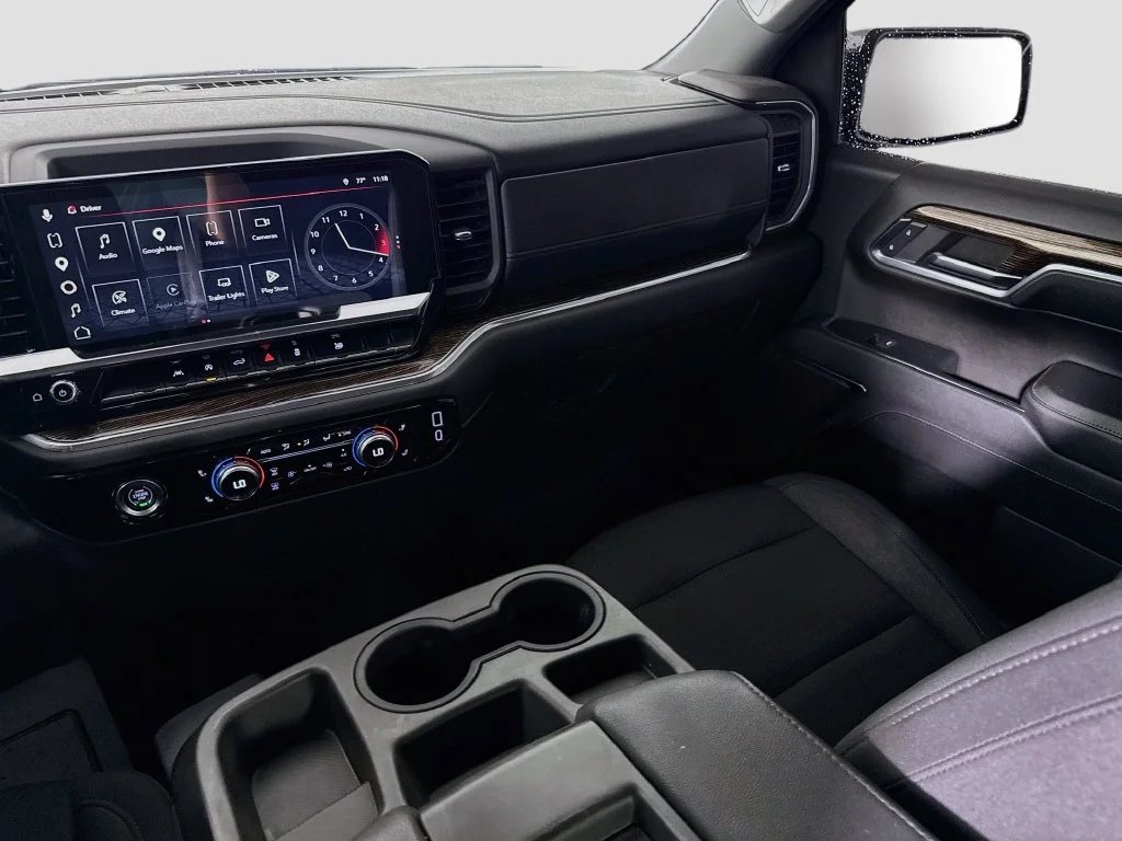 Used 2023 Black GMC SLE image 22