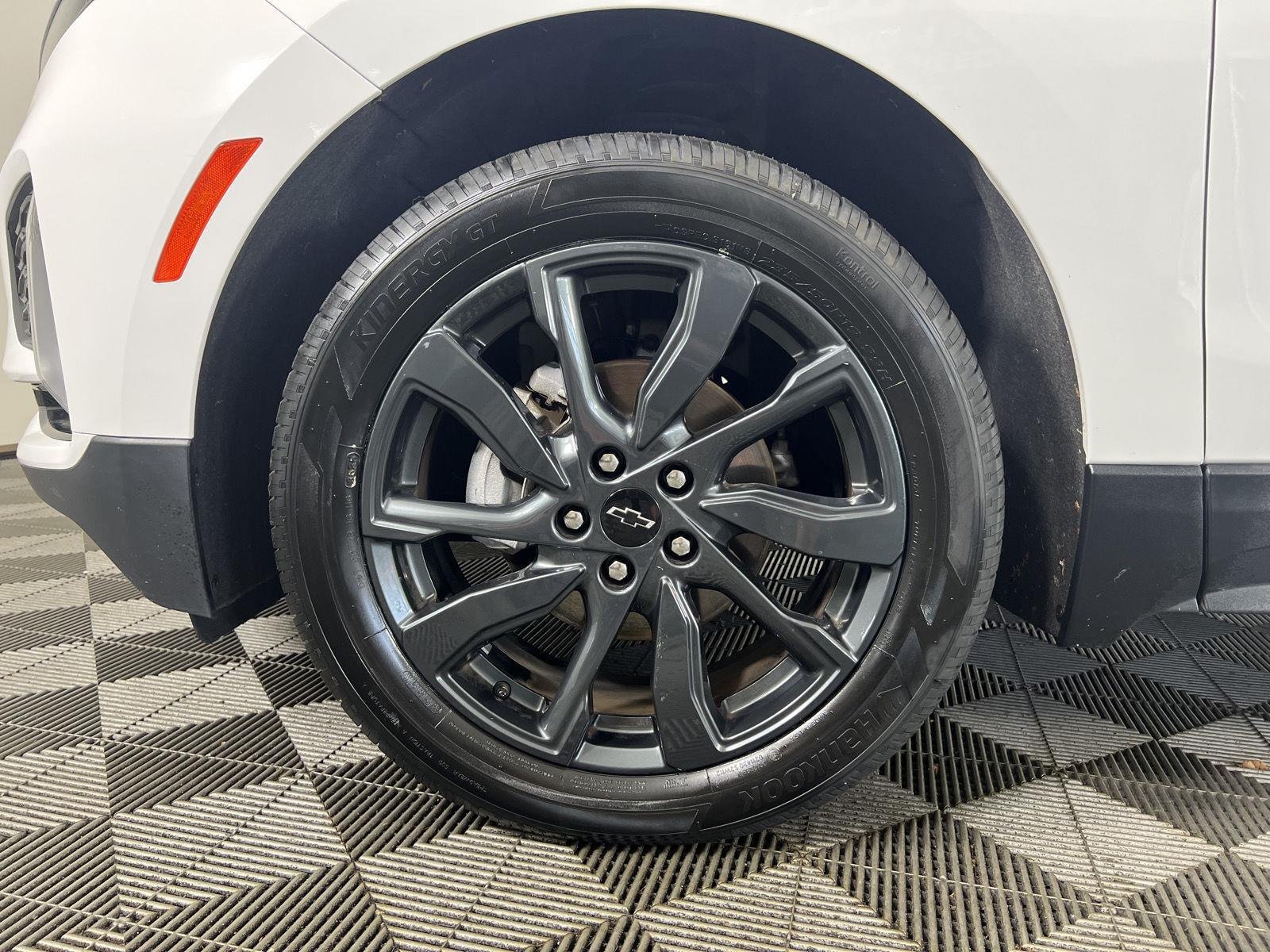 Used 2024 Summit White Chevrolet RS image 4