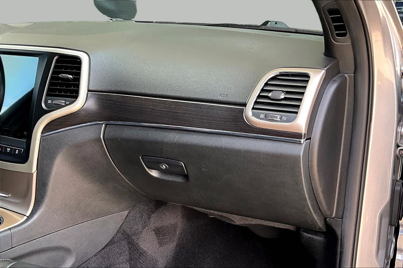 Used 2014 Billet Silver Metallic Clearcoat Jeep Limited image 16