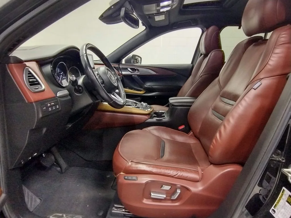 Used 2017 Black Mazda Signature image 24