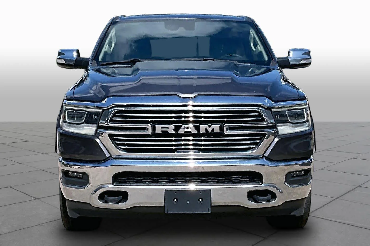 Used 2021 Granite Crystal Metallic Clearcoat Ram Laramie image 4