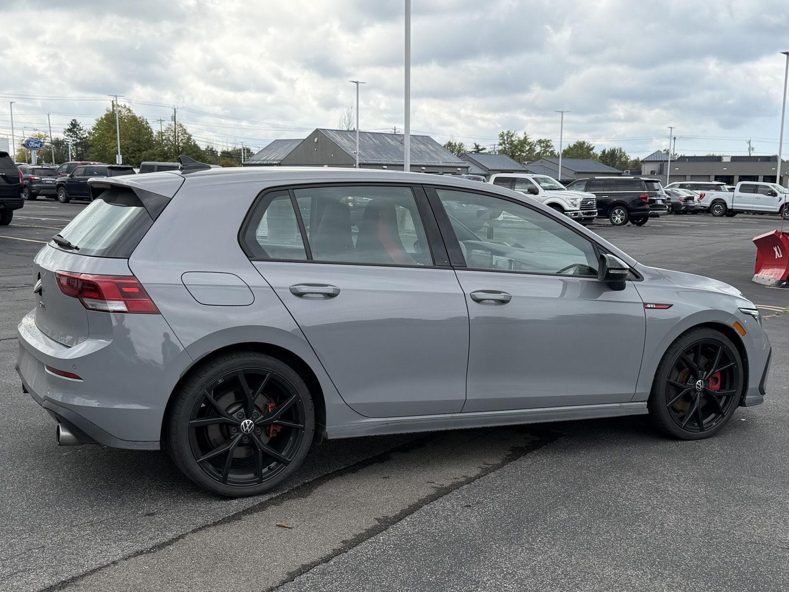 Used 2024  Volkswagen 380 S image 5