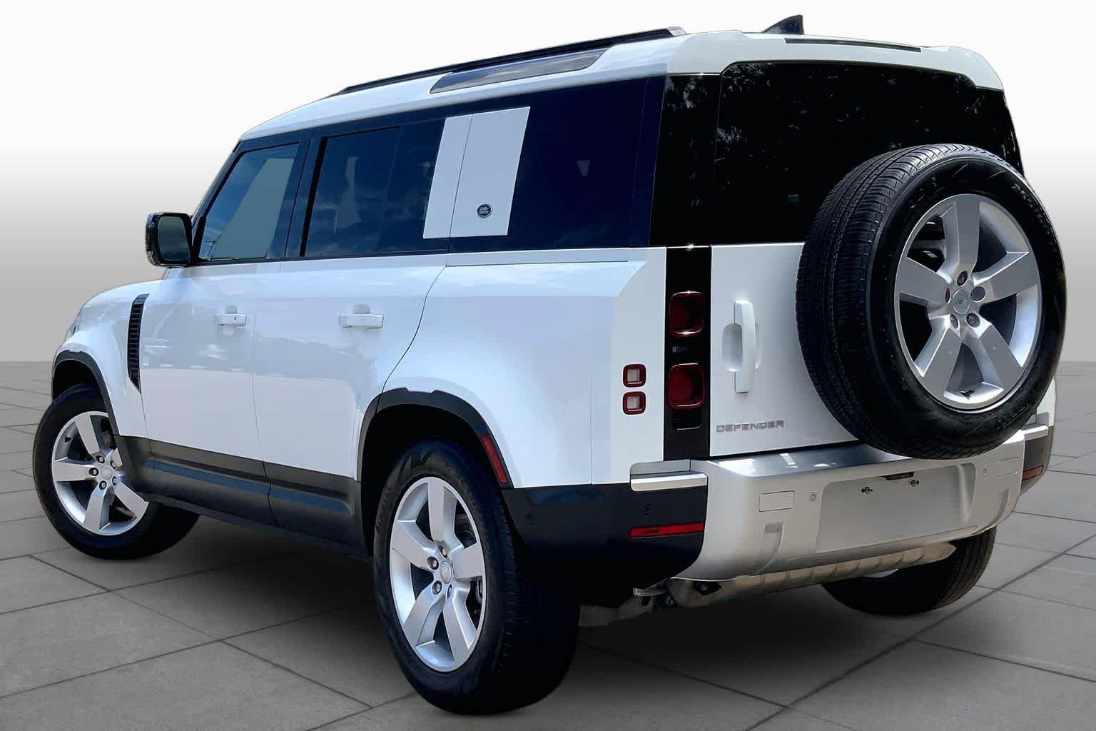Used 2023 Fuji White Land Rover S image 11