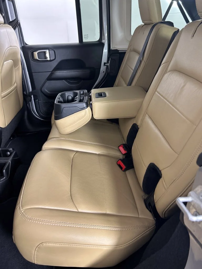 Used 2018 Silver Jeep Unlimited Sahara image 16
