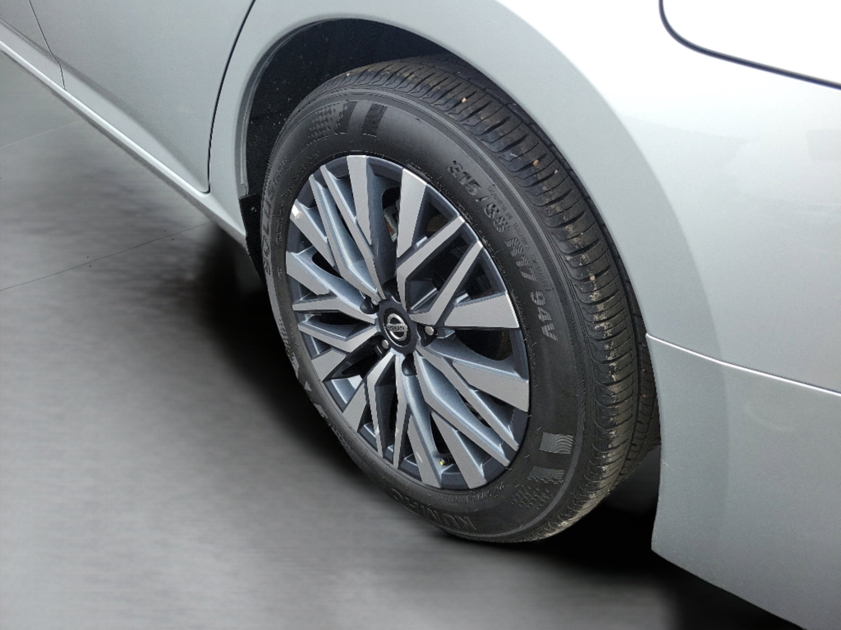 Used 2025 Brilliant Silver Metallic Nissan 2.5 SV image 32
