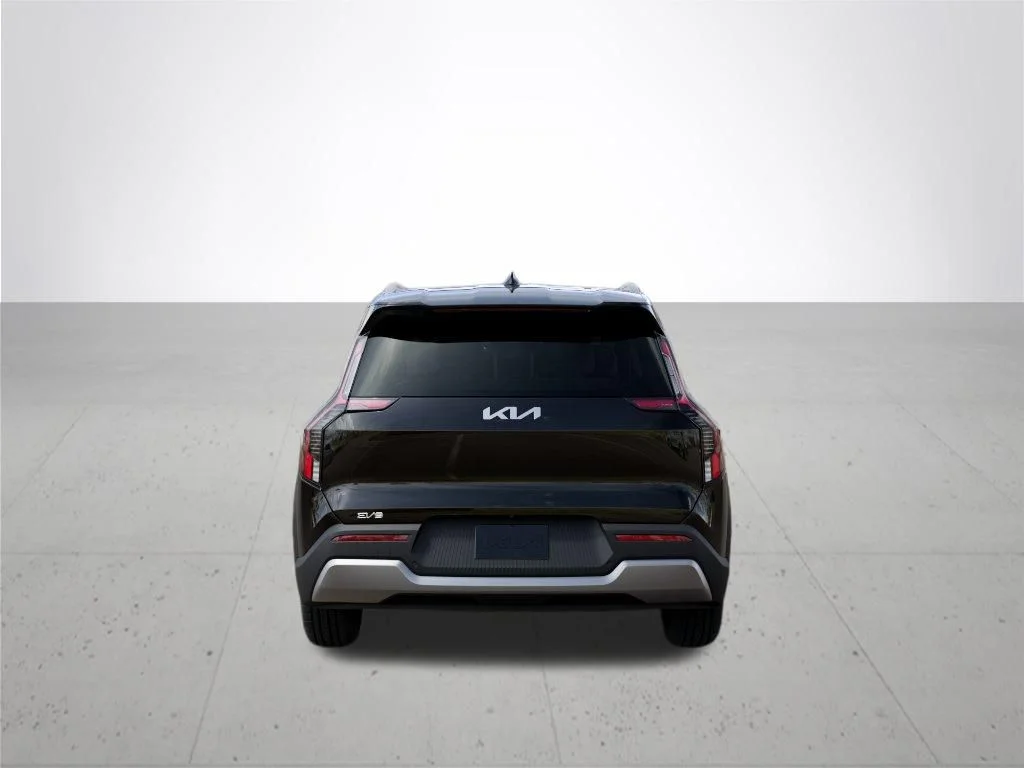 New 2026 Ebony Black Kia Wind AWD image 5