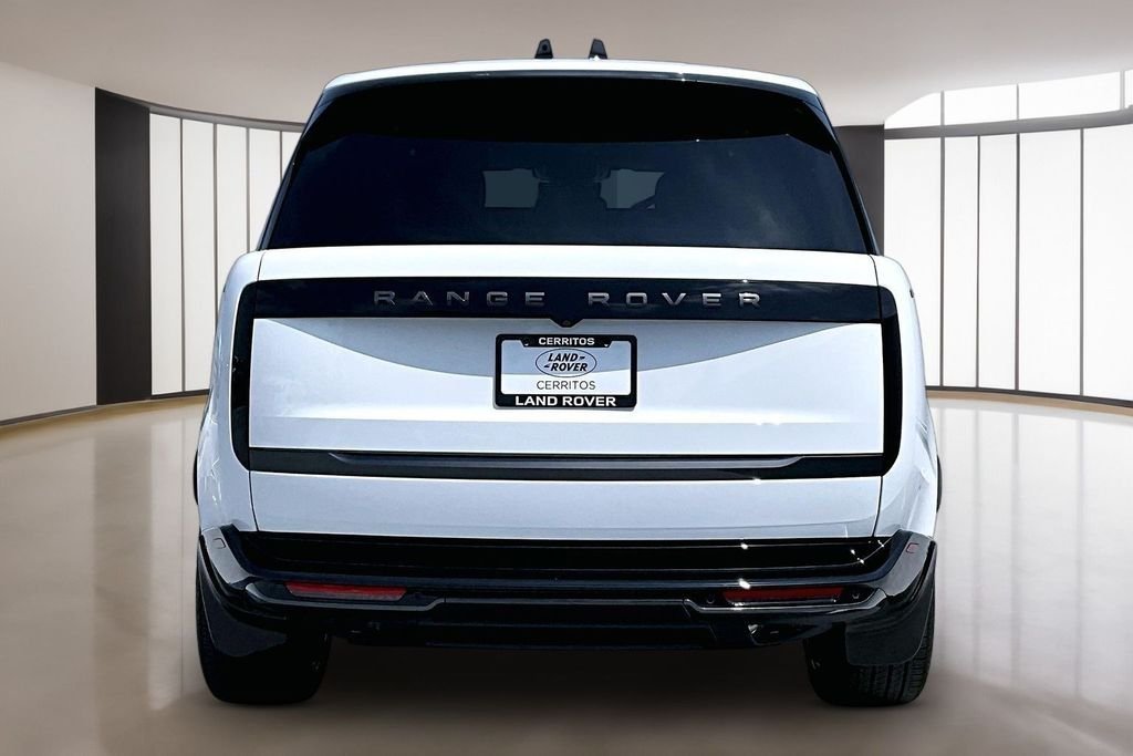New 2026 Fuji White LAND ROVER SE image 4