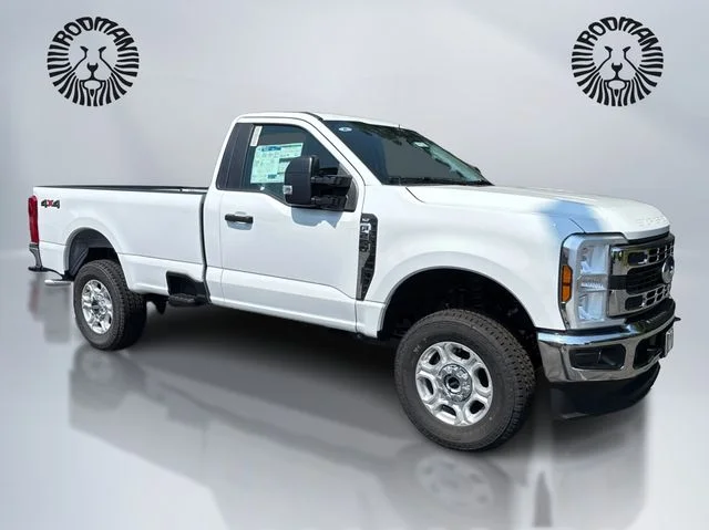New 2026 Oxford White Ford F-250® XLT image 3