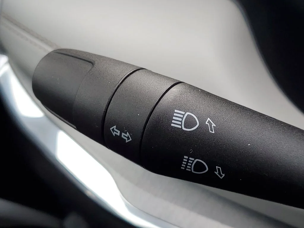 Used 2024  Jeep Limited image 15