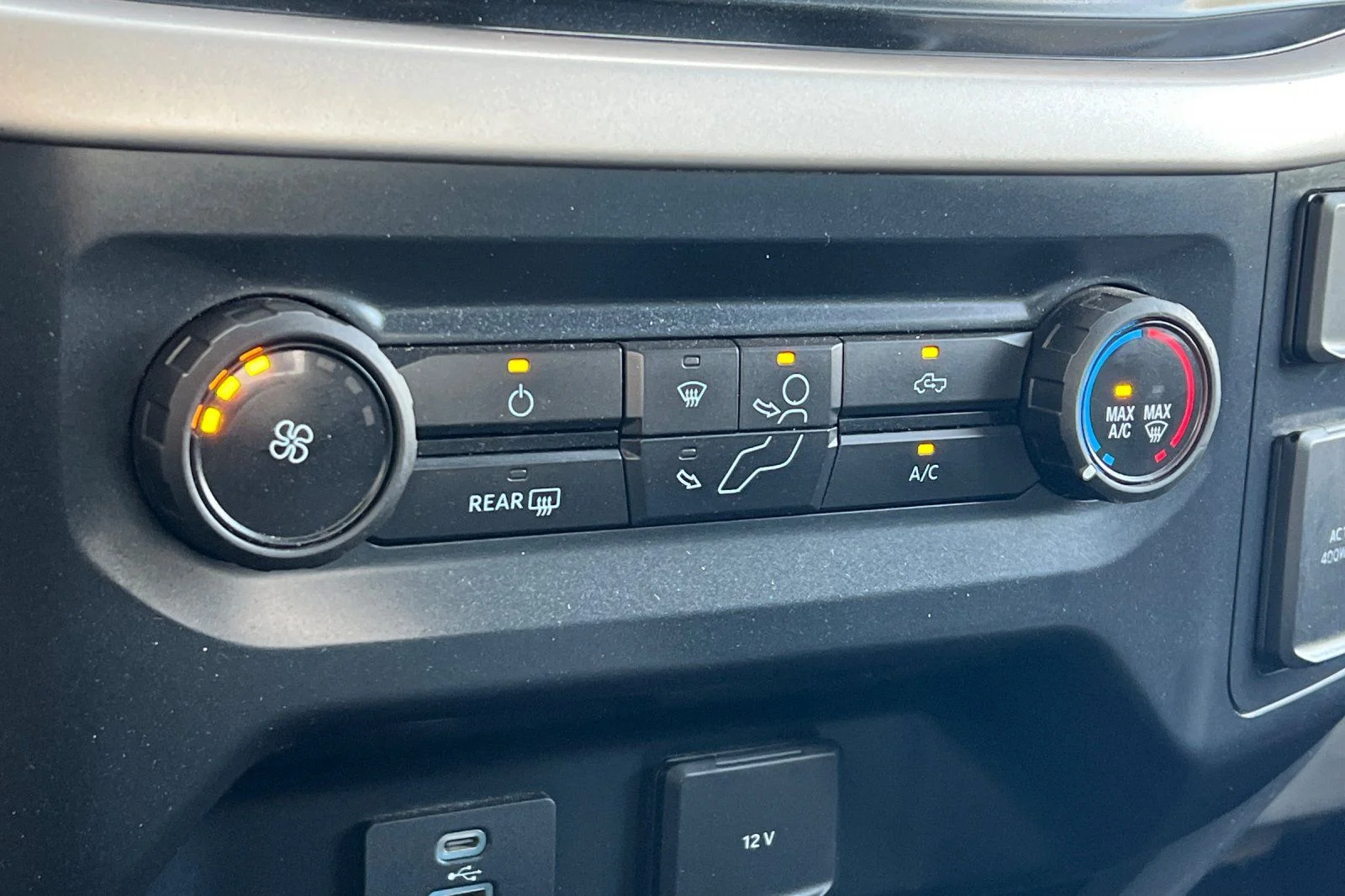 Used 2021 White Ford XLT image 19
