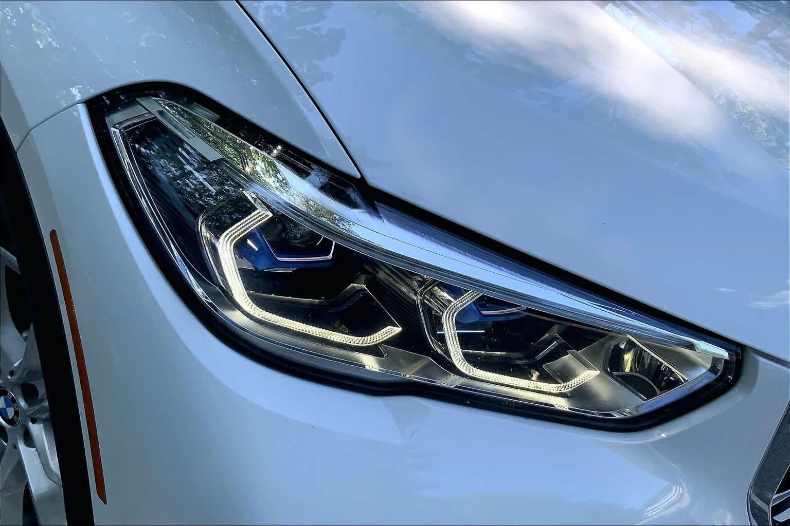 Used 2021 Alpine White BMW xDrive40i image 26