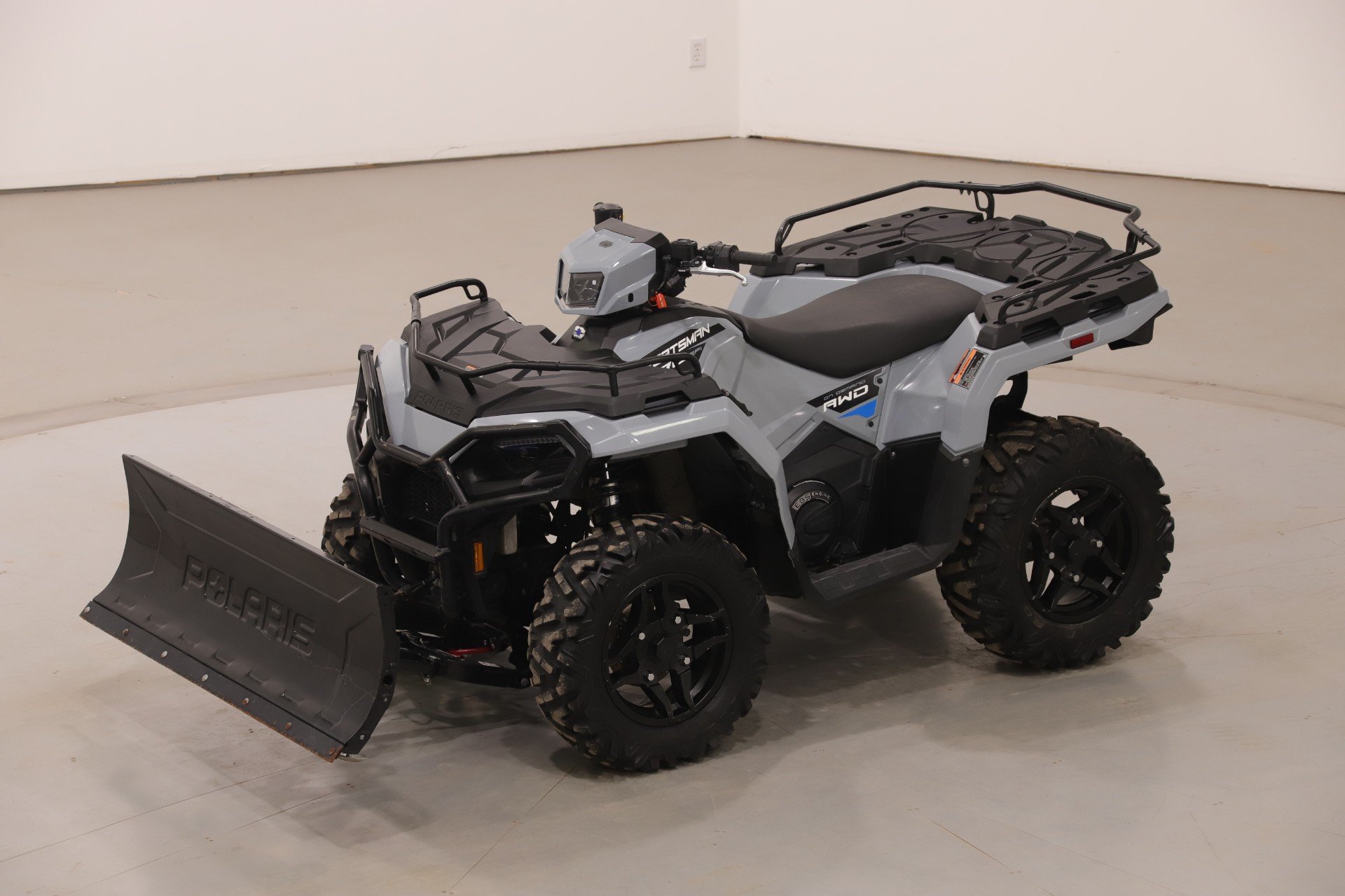 Used 2024  Polaris  image 2