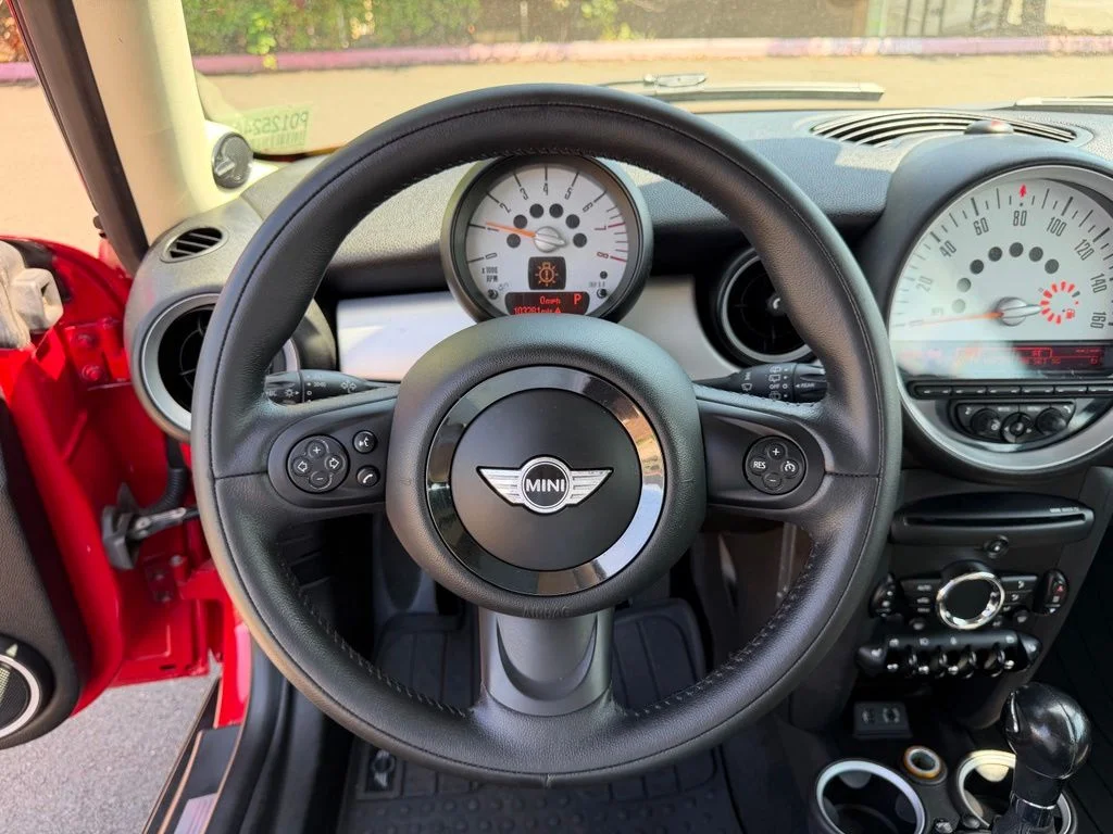 Used 2013 Chili Red MINI Base image 18