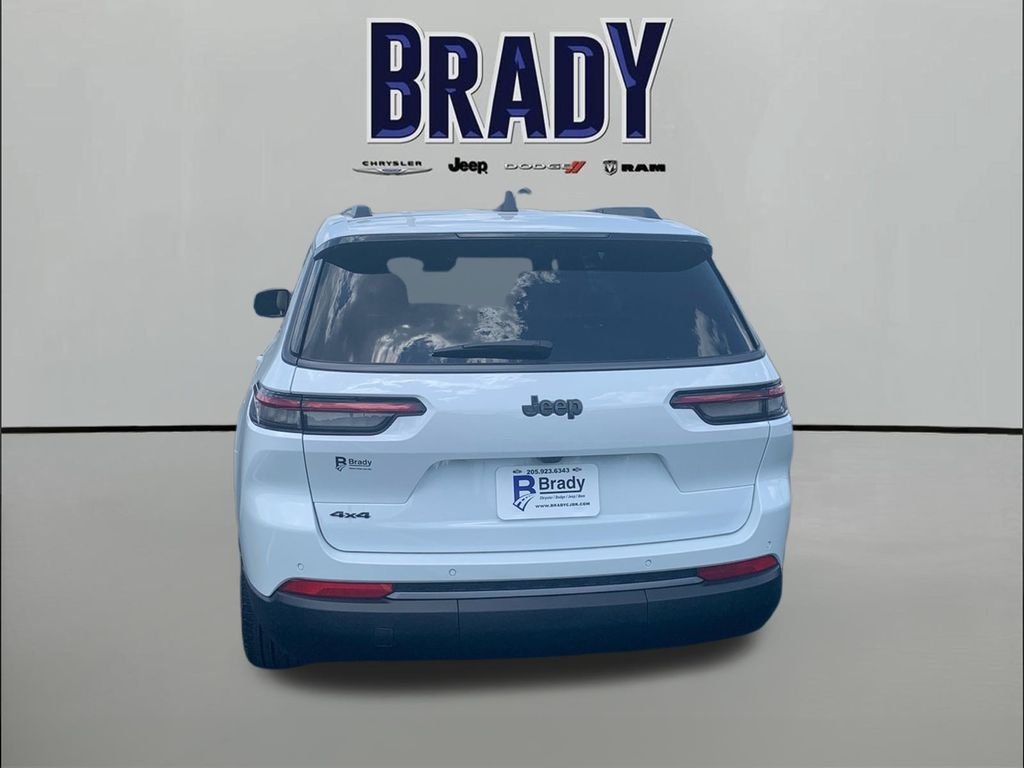 New 2026 Bright White Clear-Coat Exterior Paint Jeep Limited image 6