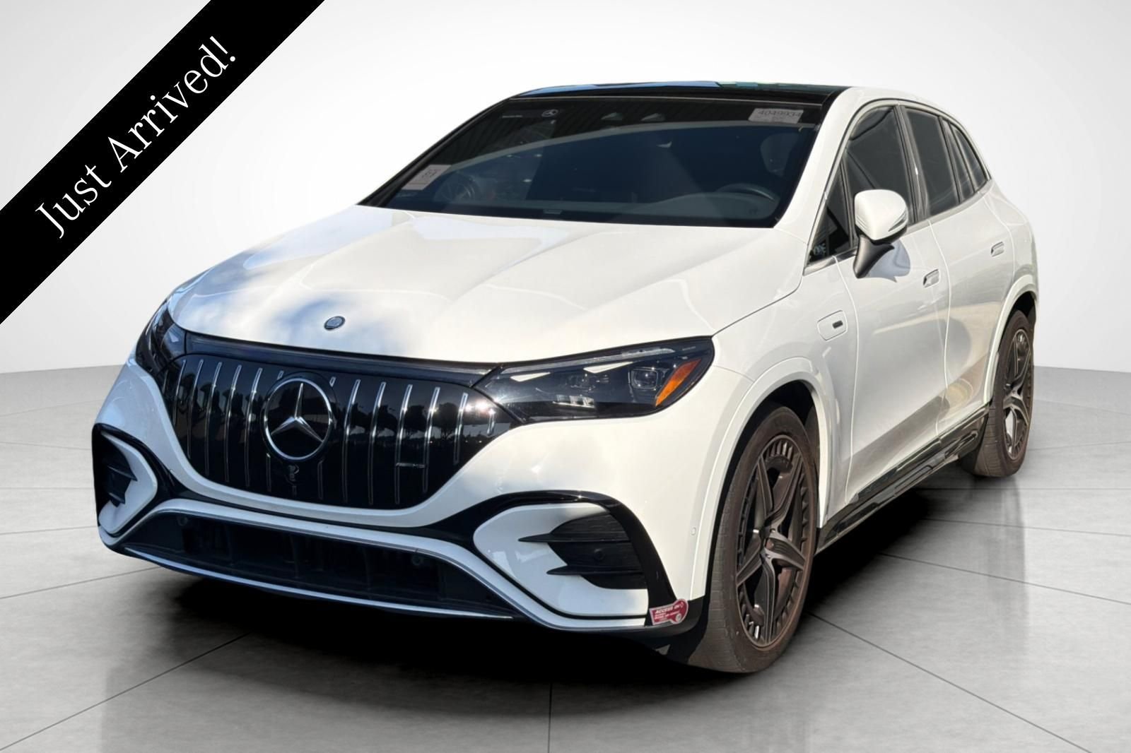 Used 2024 White/off-white Mercedes-Benz Base image 1