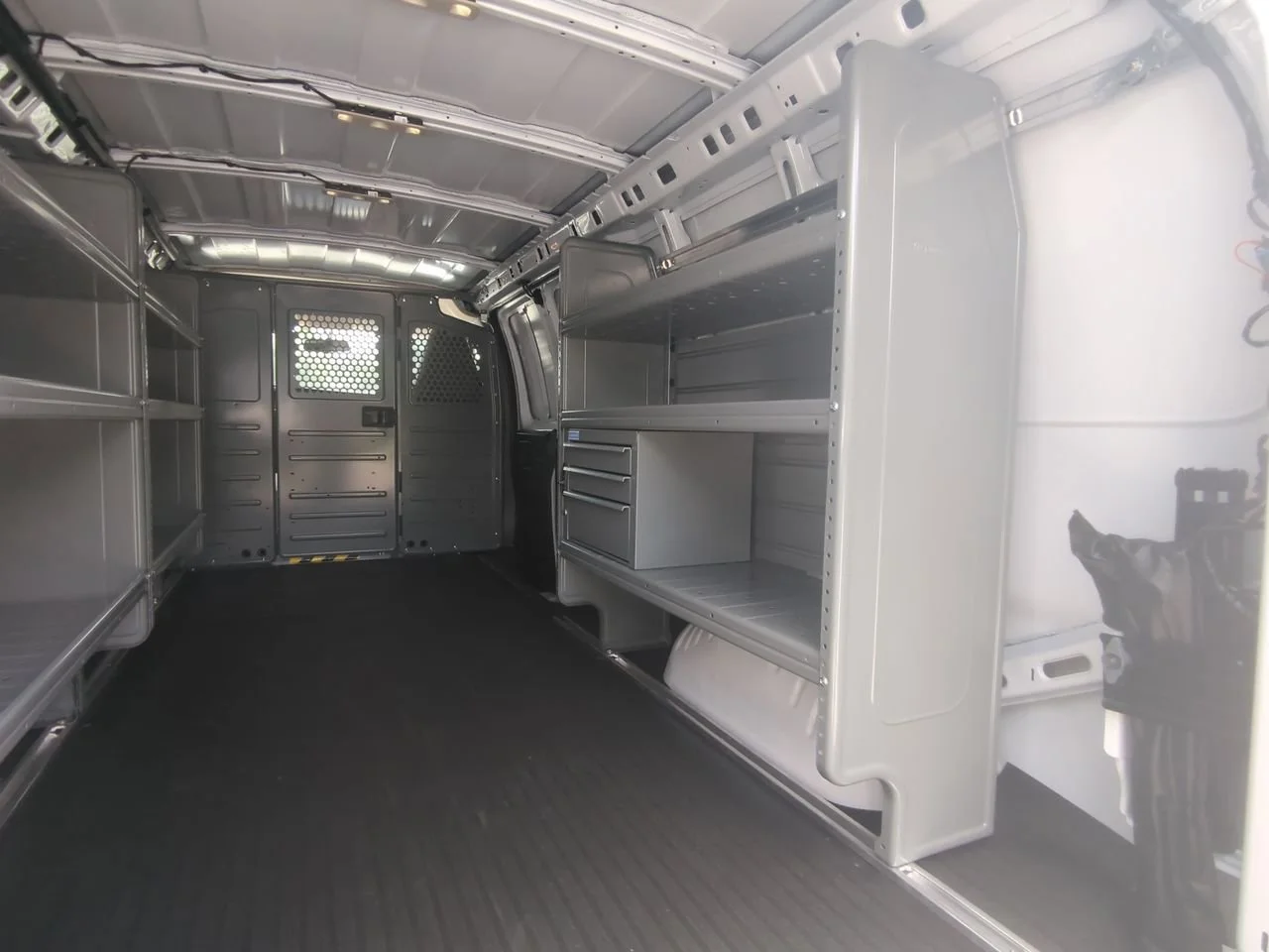 2025 GMC Savana Cargo Work Van - Photo 23