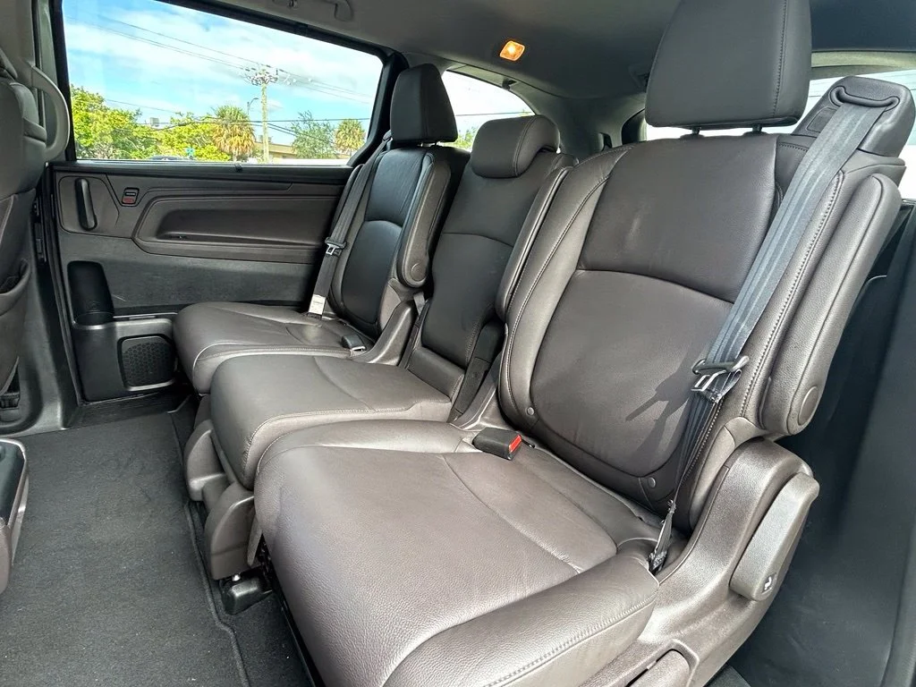 Used 2018 Silver Honda EX-L image 40