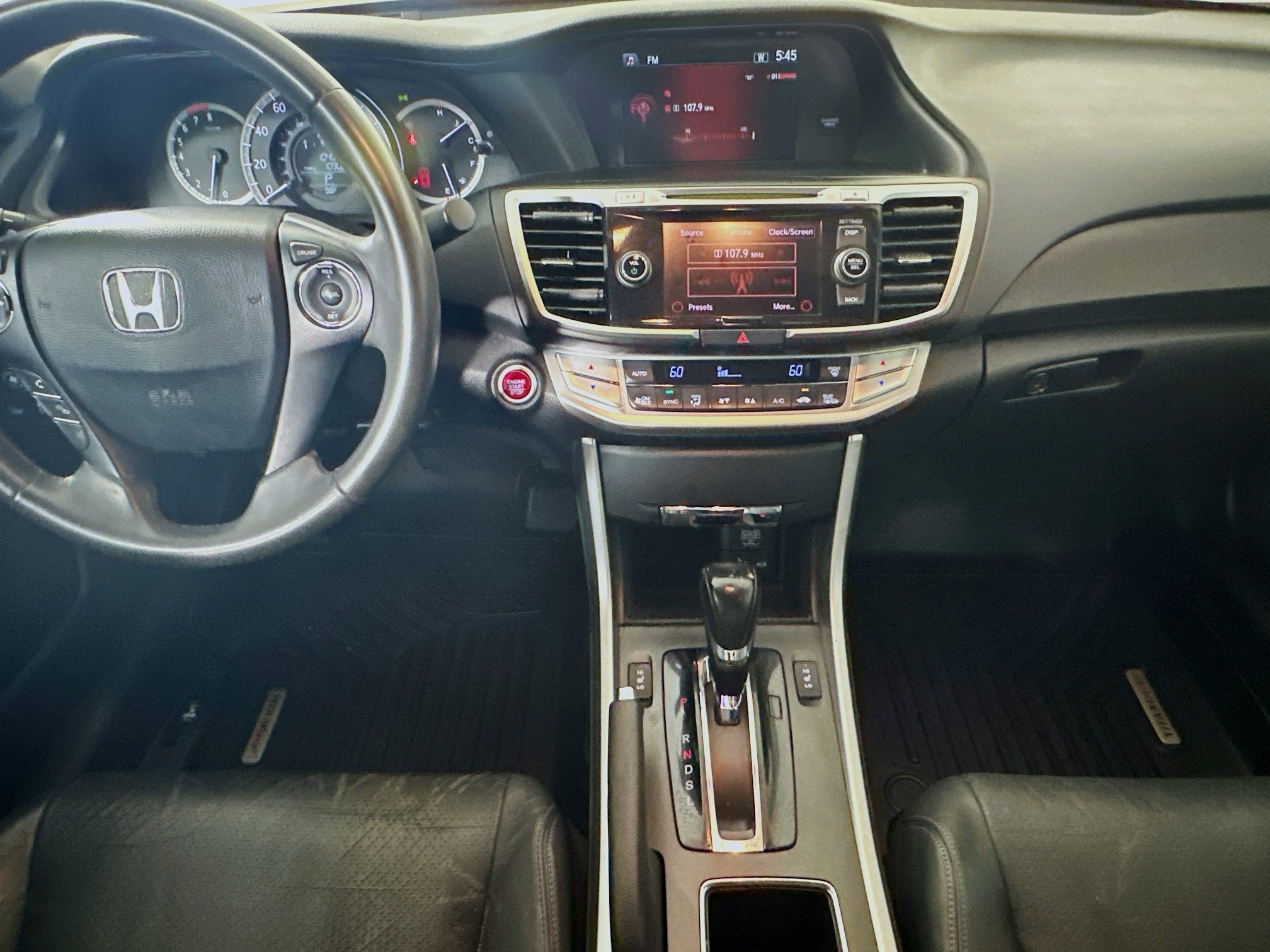 Used 2014 Silver Honda EX-L image 27