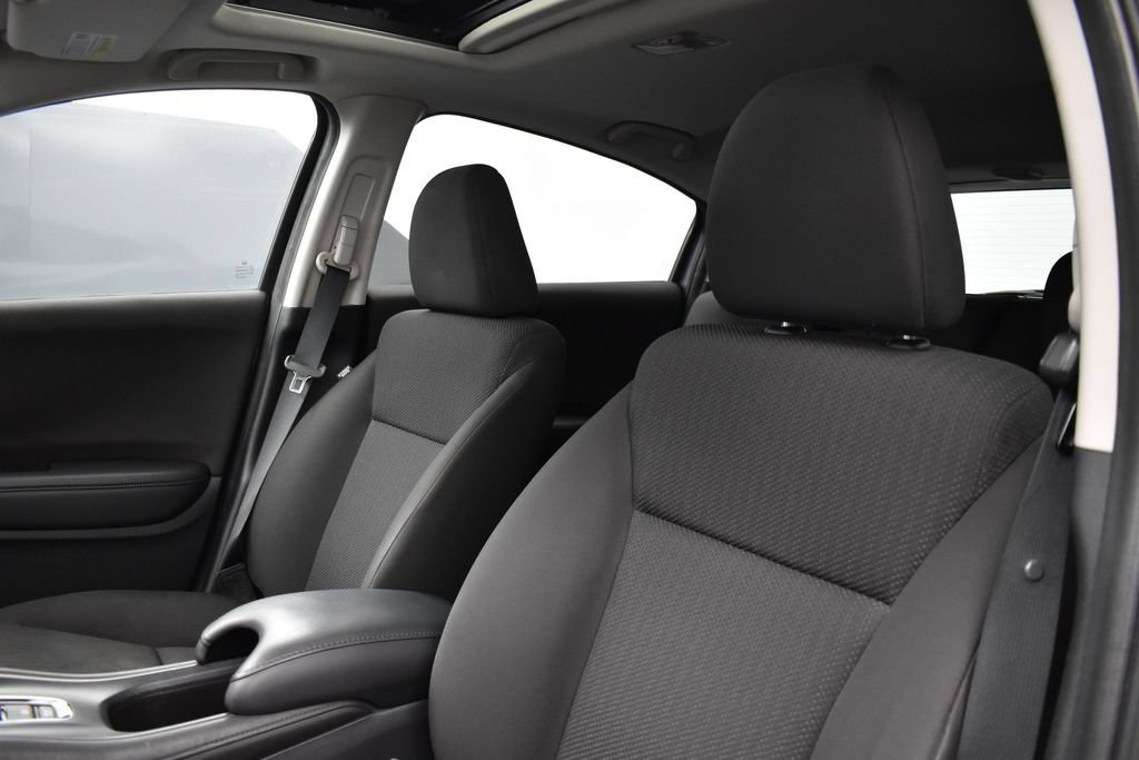 Used 2018  Honda EX image 9