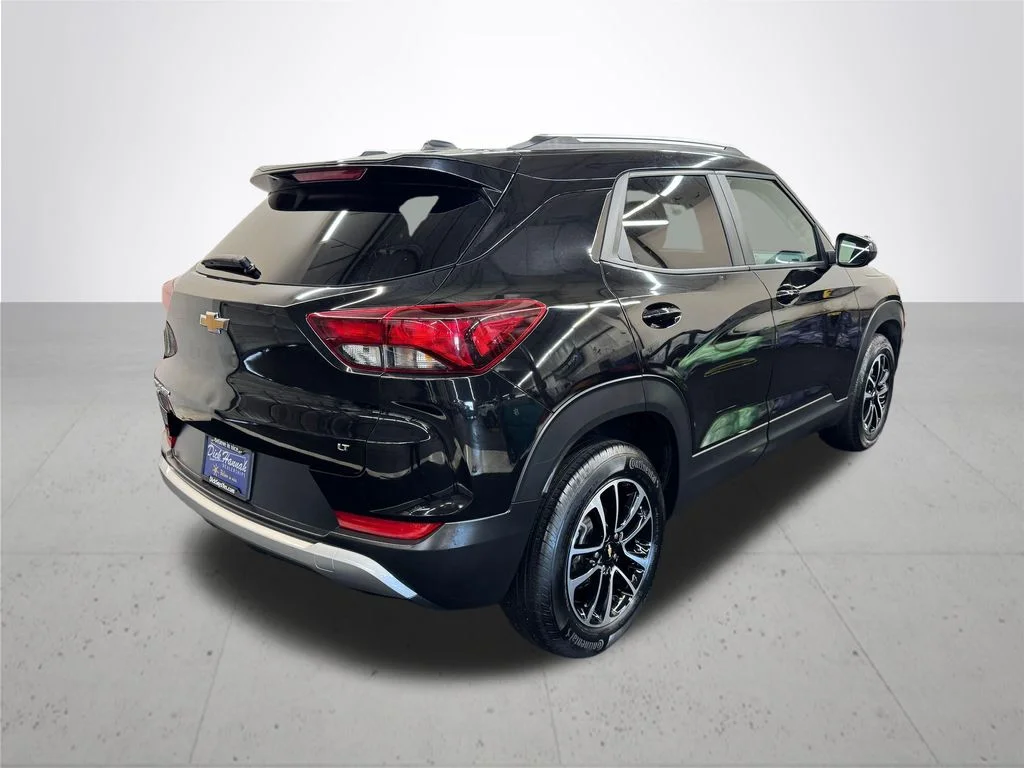 Used 2025 Black Chevrolet LT image 7
