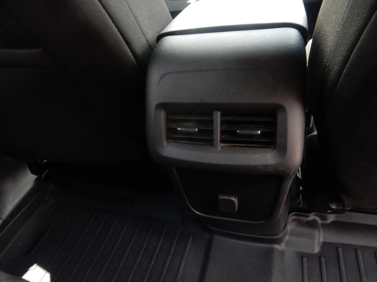 Used 2018 White Chevrolet FWD 4DR LT W/1LT image 14