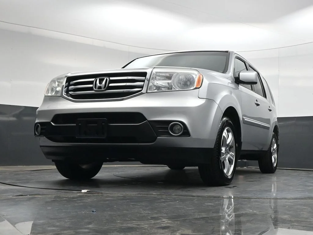 Used 2012 Polished Metal Metallic Honda EX-L image 25