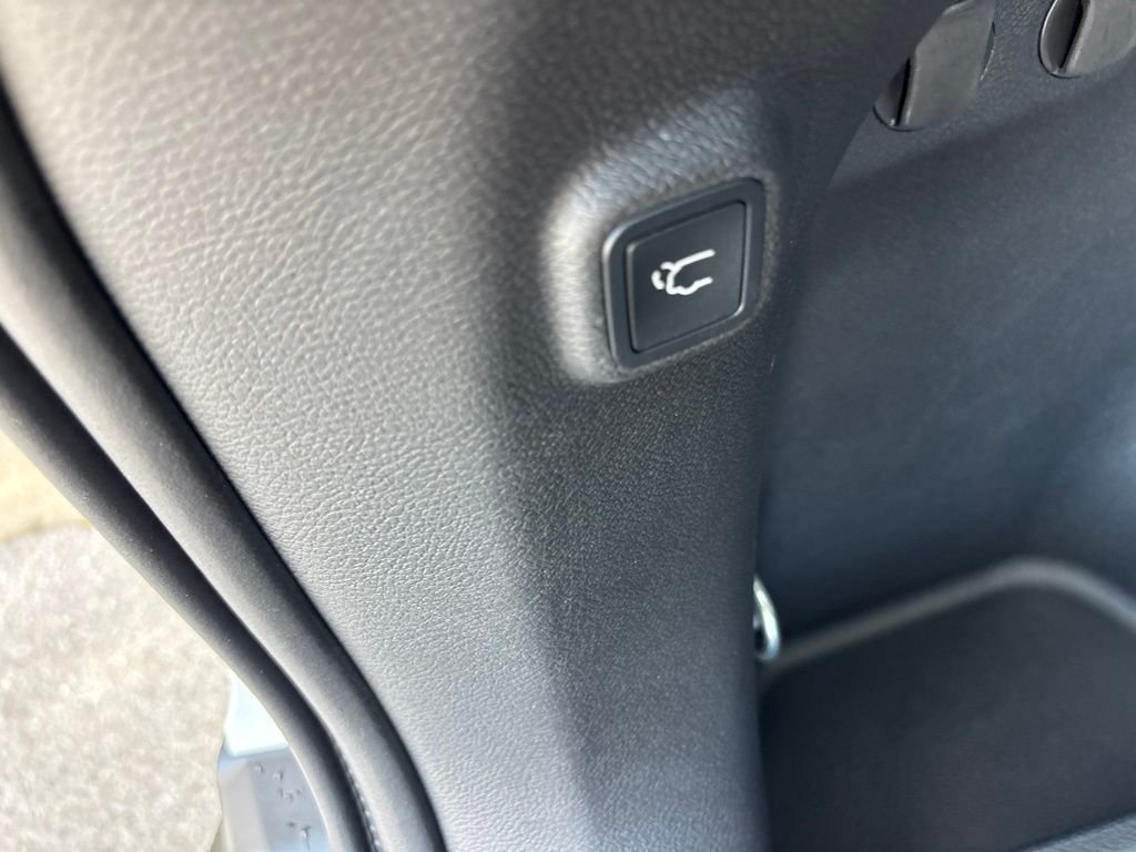 Certified Used 2021 White Jeep Latitude Lux image 37