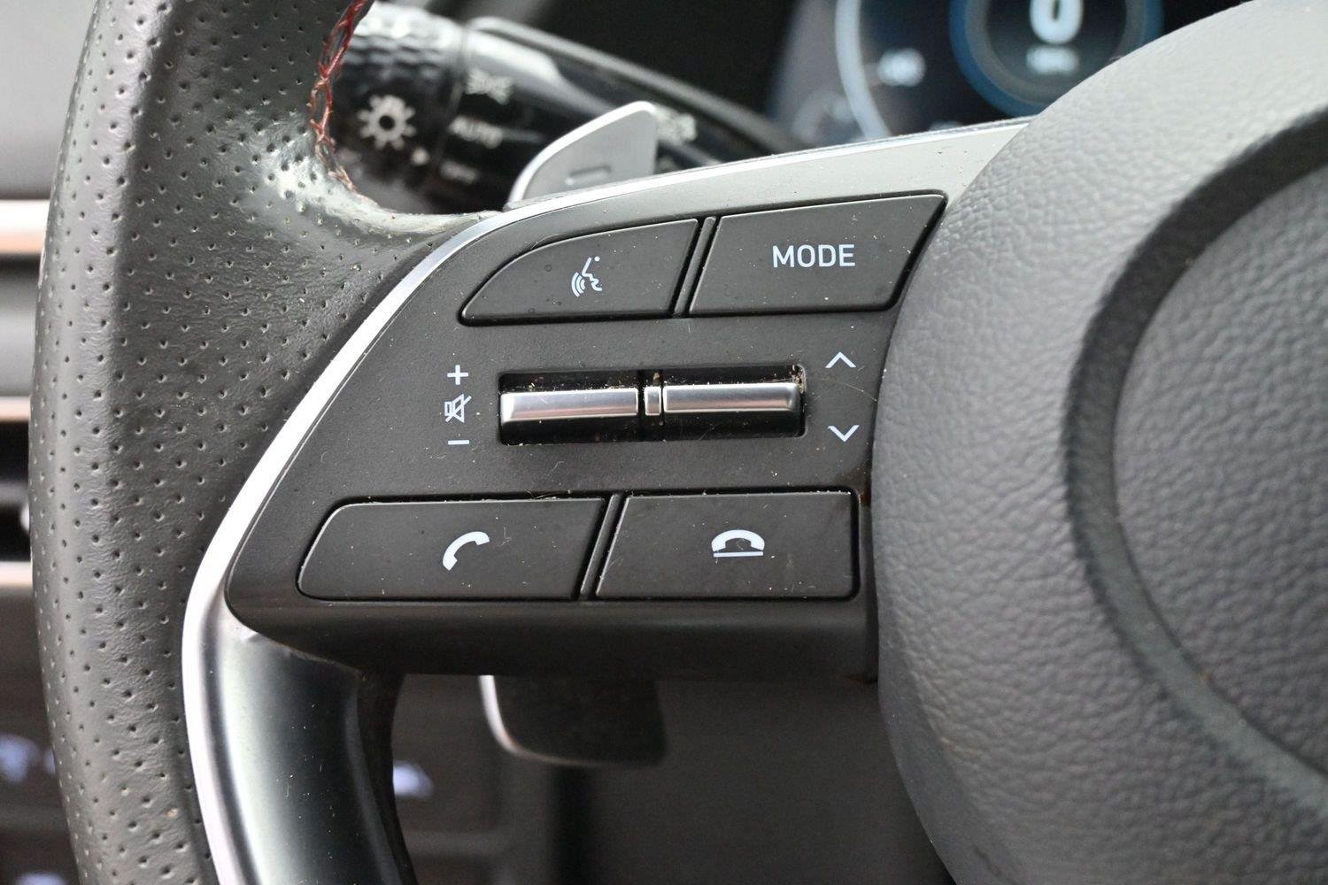 Used 2022 Phantom Black Hyundai SEL Plus image 17