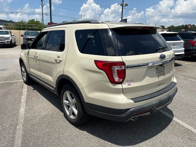 Used 2018 Silver Ford XLT image 3